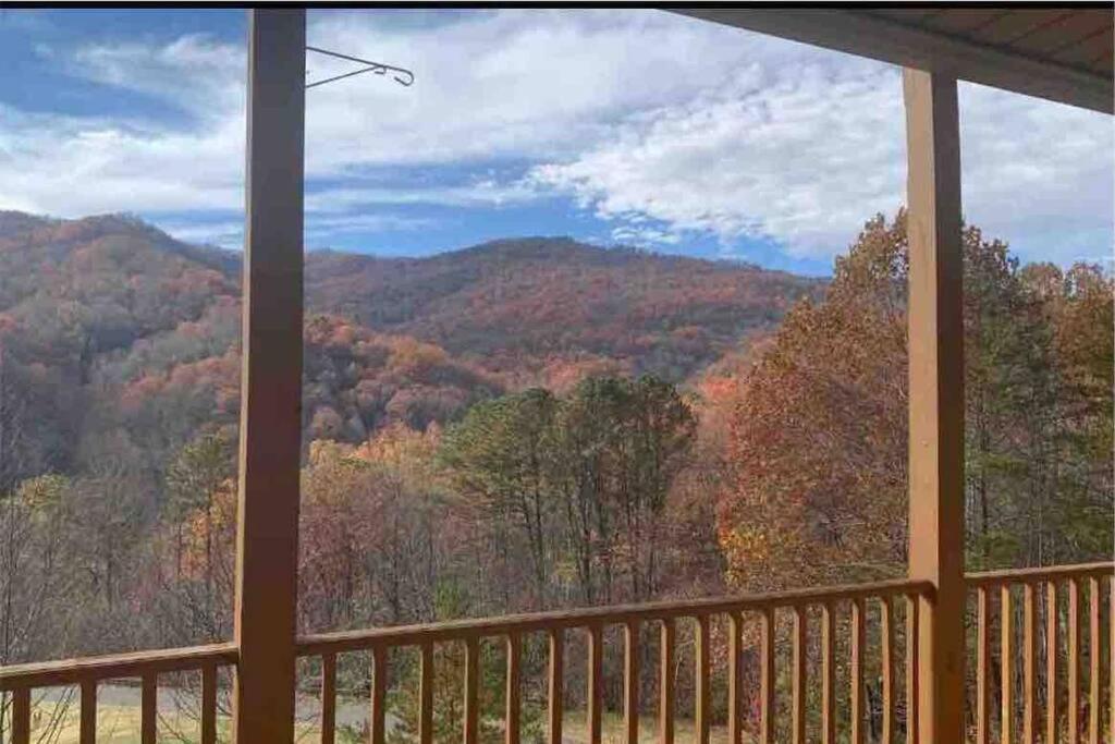 Condo With Stunning Mountain And 6Th Green Views Near Harrahs Cherokee Bryson City Whittier Exteriér fotografie